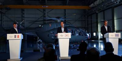 Mitsotakis, Macron ve Hristodulidis’in Baf üssündeki görüşmesi manşetlerde