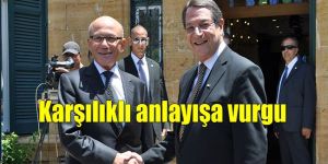 Talat ile Anastasides yemekte bir araya geldi