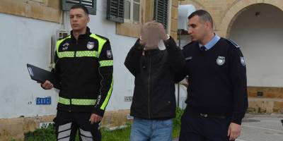 Bir süpermarketten kozmetik ürünler çalan zanlı tutuksuz yargılanacak