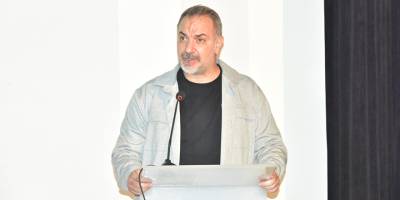 Soyalan: "Tiyatro, insanın insana ayna tuttuğu en yaratıcı alanlardan biridir”