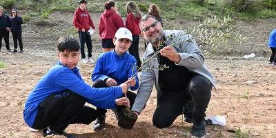 Güzelyurt’ta “Yeniden Yeşil Kıbrıs” projesi kapsamında 120 zeytin fidanı dikildi