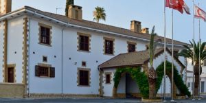 Yandaki binada sembolsüz görüşme