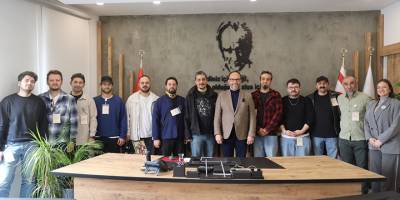 Denizli Büyükşehir Belediyesi Şehir Tiyatrosu ekibinden Sadıkoğlu’na ziyaret