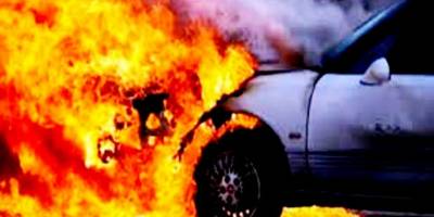 Kaza sonrası araç alev aldı, sürücü olay yerinden kaçtı!