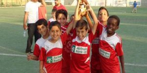 Göçerili ve Kızıl futbolla anıldı