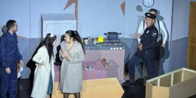 Bir Grup Hevesli Tiyatrosu “Ödenmeyecek! Ödemiyoruz!” oyununu sahneledi