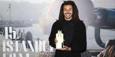 Altın Lale gelecekte geçen Ai yaratımı aşk hikayesine gitti