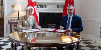 Türkiye ile İngiltere arasında "Stratejik Ortaklık Çerçeve Belgesi" imzalandı