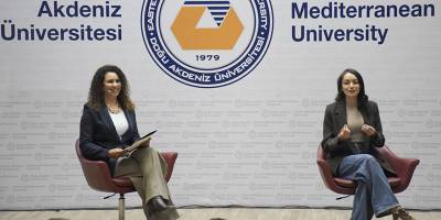 Ödüllü gazeteci DAÜ Mezunu Alaqad, öğrencilerle buluştu