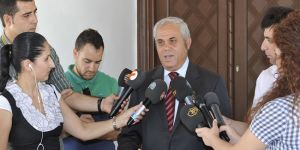 DAÜ rektörü yanlış yapıyor