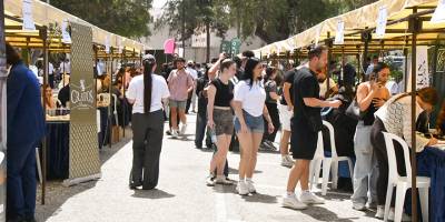 DAÜ’de “Eğitimden Sektöre” temalı Turizm Kariyer Fuarı gerçekleştirildi