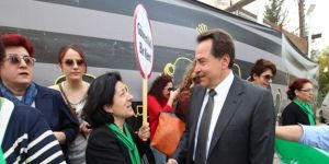 Partiler meydana iniyor