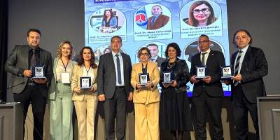 DAÜ Toplumsal Duyarlılık Merkezi uluslararası kongrelerde temsil edildi