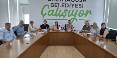 Gazimağusa Belediyesi'nde okul müdürleriyle toplantı yapıldı