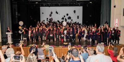 Yakın Doğu Üniversitesi’nden mezun 1.536 sağlık profesyoneli meslek yemini etti