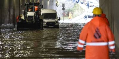 İstanbul'u vuran sağanakta iki kişi hayatını kaybetti