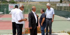 Benli, Gönyeli Tenis Kulübünü ziyaret etti