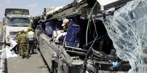 Zincirleme trafik kazasında: 8 ölü, 35 yaralı