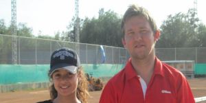 Eliz hocası ile geldi