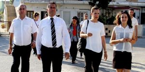 Arter broşür dağıttı, projelerini anlattı