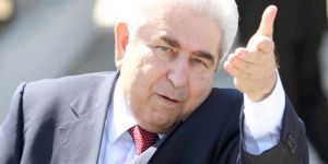 Hristofyas RAHATSIZLANDI