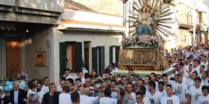 Mafya, dini yürüyüşün rotasını değiştirdi