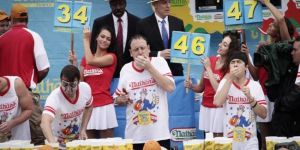 Hızlı yeme yarışmasında boğuldu