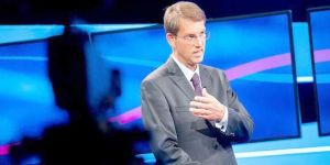 1 aylık parti seçim kazandı