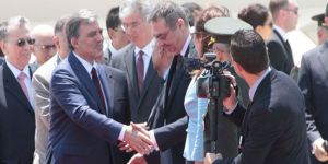 Abdullah Gül adaya geldi