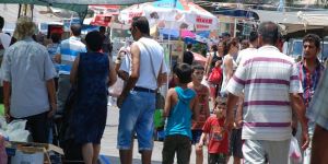 Vatandaş pazara akın etti..