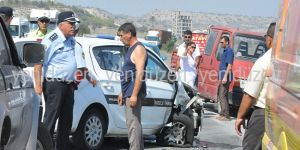 Araçlar bir birine girdi: 2 yaralı