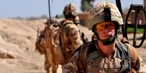 İngiliz askerleri Kıbrıs’ta eğitimde