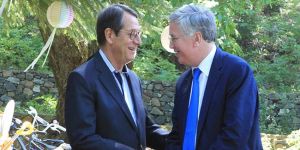 Anastasiadis, İngiltere Savunma Bakanı’yla görüştü