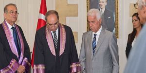 Öneri, törenle yemin etti.