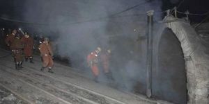 İşçiler madende mahsur kaldı