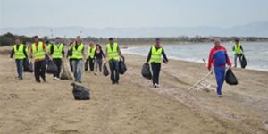 MAGEM Glapsides Plajını temizliyor…