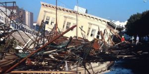 Deprem tarihi binalara hasar verdi