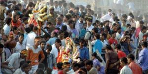 Tapınak izdihamında 10 ölü