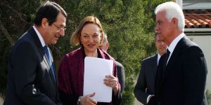 Liderler görüşmesi ertelendi