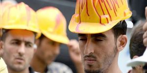 Kanlı baretleriyle eylem yaptılar