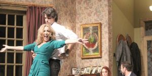 Tiyatro Festivali sürüyor