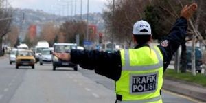 Polisten sürücülere UYARI