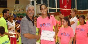 Voleybolda bir yıldız aday; Şerife Çakar