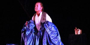 Hamlet tiyatroseverlerle buluştu