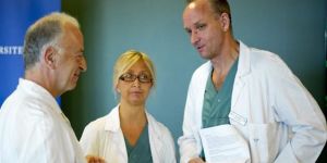 61 yaşındaki kadınnın rahimi ile doğum yaptı