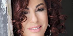 “Nilgün Belgün’le Aşk ve Komedi” sahneleniyor