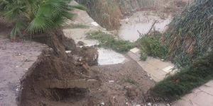 Ve istinat duvarı çöktü