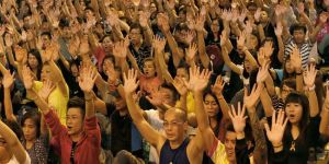 Hong Kong yine karıştı