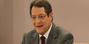 Anastasiadis Brükselde rahatsızlandı