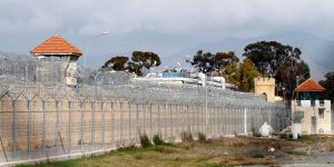 Eski bakana 5 ay hapis cezası